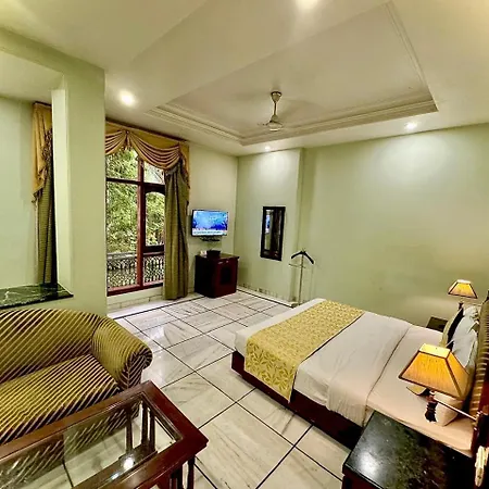 Hotel Florence Inn, Karol Bagh, New Delhi, 2 Min From Metro